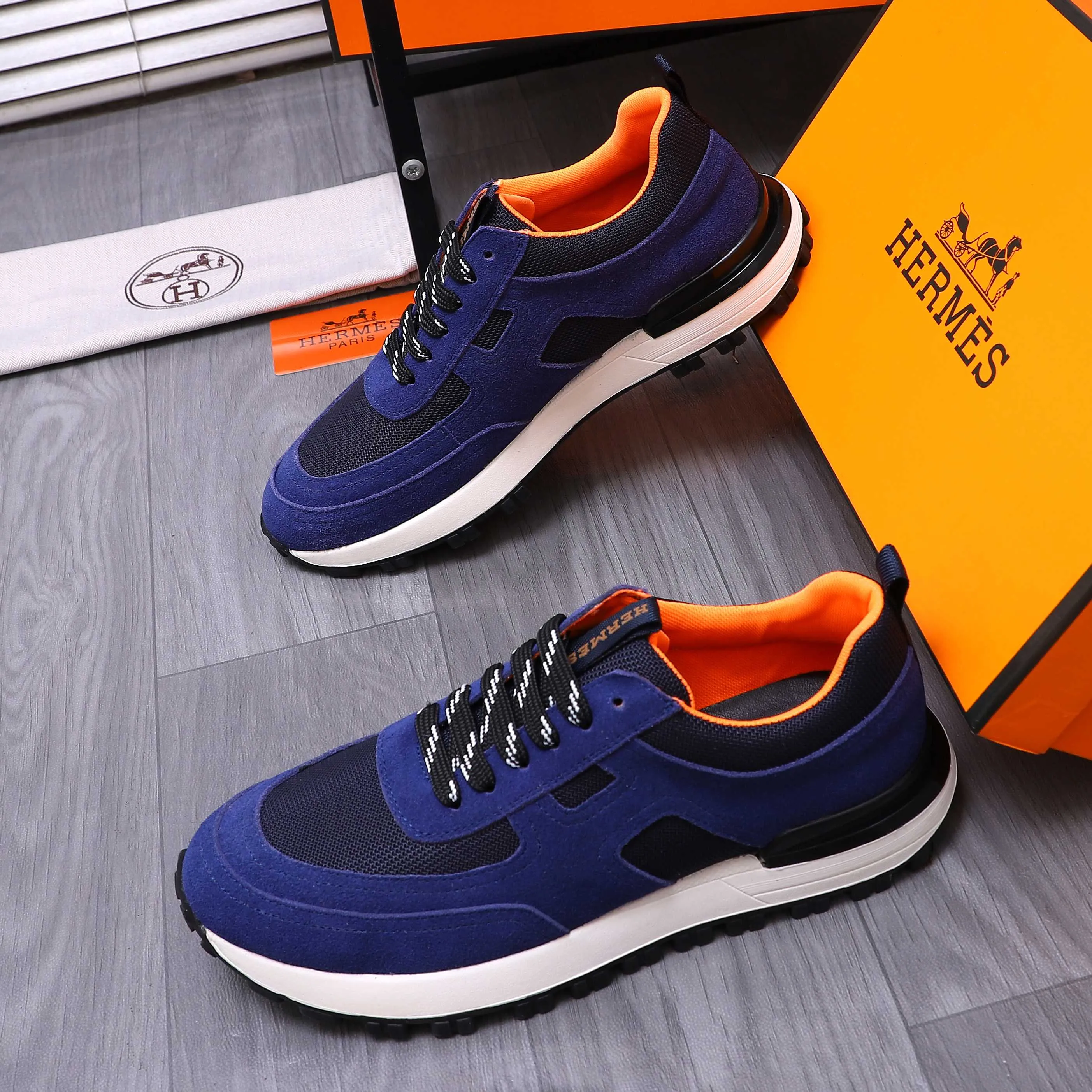 Men's shoes 💰420 Product trademark: HERMES "Hermes" casual shoes Regular size: 38-44 Product materials: Selected frosted cowhide stitching mesh upper Breathable mesh lining Cowhide insole Rubber outsole